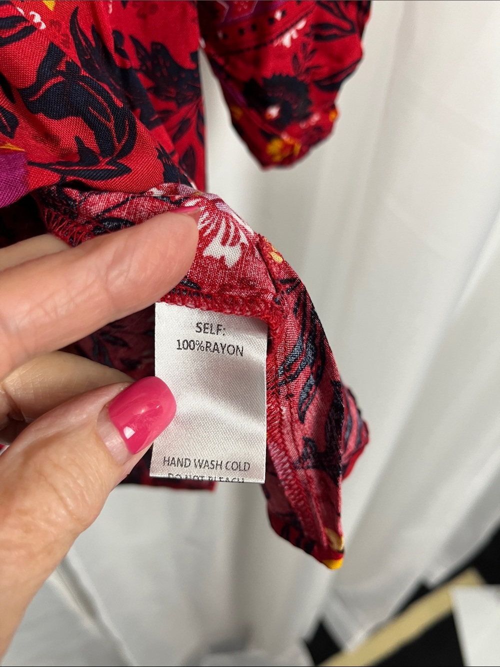 Easel The Perfect Escape Womens Tunic L Red White Floral Babydoll 1/2 Sleeve NWT - Picture 6 of 11